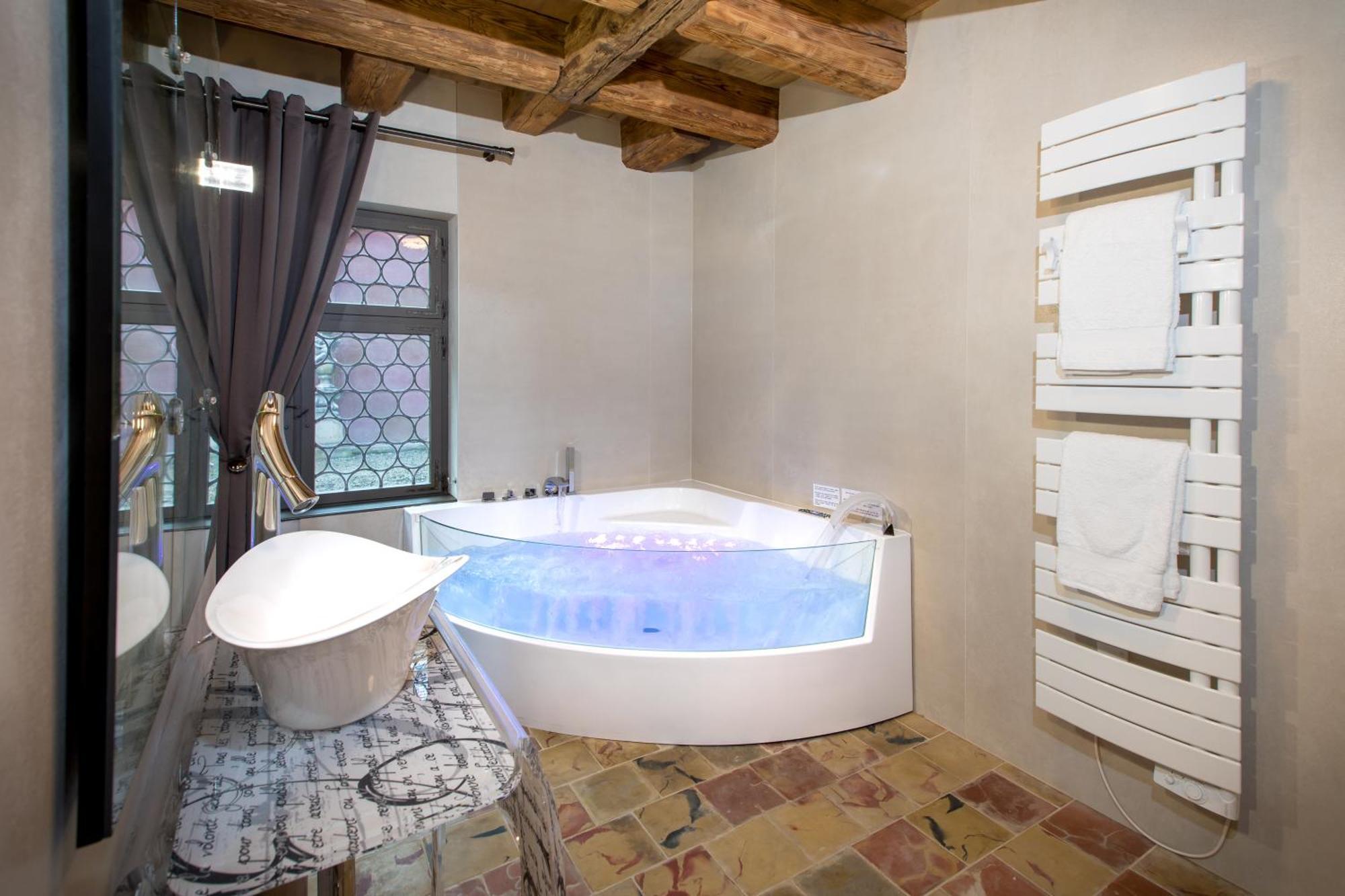 Le 1615 - Luxe Et Spa Кольмар Экстерьер фото